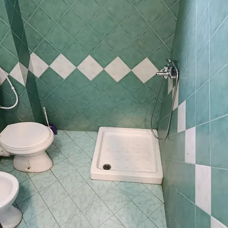 فندق مبيت وإفطار Rezidenca Pahumi دراس