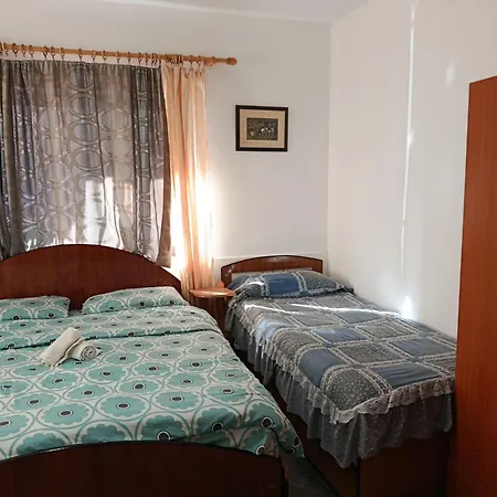Couette-café Rezidenca Pahumi 3*