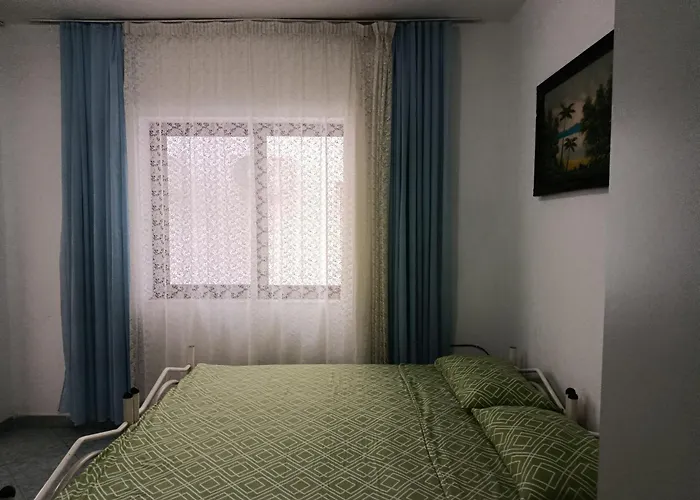 Rezidenca Pahumi 3* Durrës