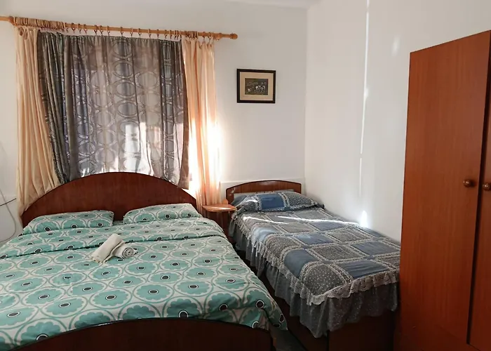 Couette-café Rezidenca Pahumi 3*