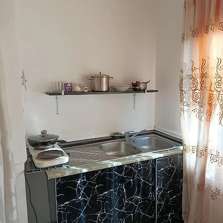 Frühstückspension Rezidenca Pahumi 3*