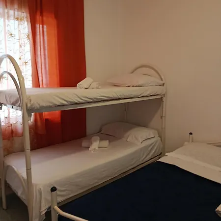 Rezidenca Pahumi Bed and breakfast