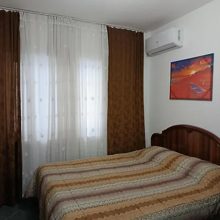 Rezidenca Pahumi Frühstückspension 3*