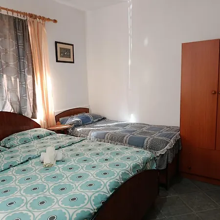 Rezidenca Pahumi 3* Durrës