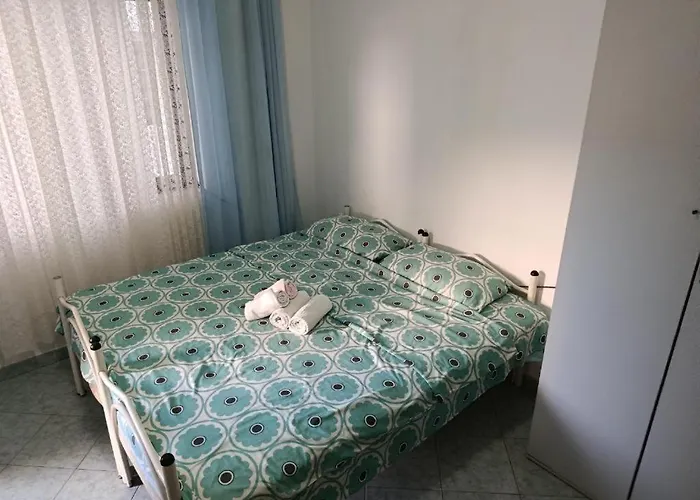 Frühstückspension Rezidenca Pahumi